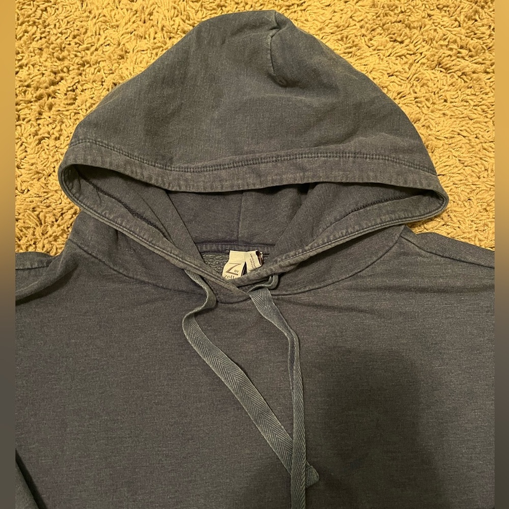Zella grey sweatshirt - Picture 2 of 4